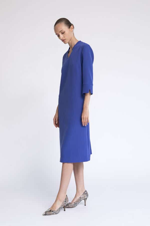 שמלת צוארון סיני צנועה לאישה בצבע כחול רויאל